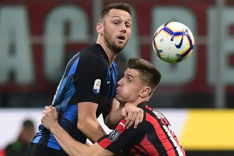 A San Siro finisce 3-2: la squadra di Spalletti si riprende il terzo posto ai danni dei rossoneri.