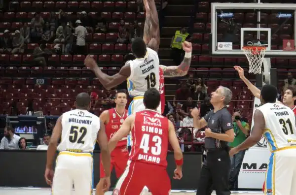 L'Olimpia è la seconda finalista della Supercoppa: spazzata via nella ripresa la squadra di Pancotto.