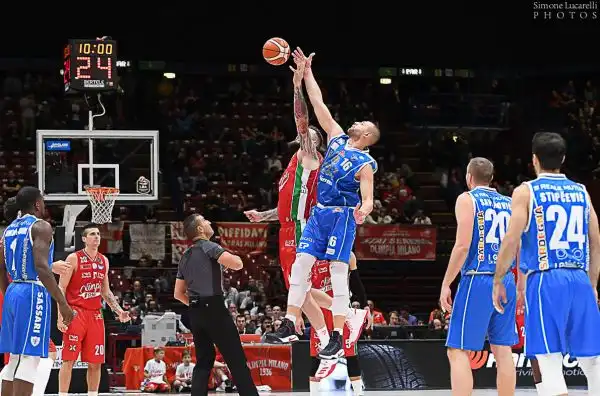 Settima vittoria di fila in campionato per l'Olimpia, capolista imbattuta.