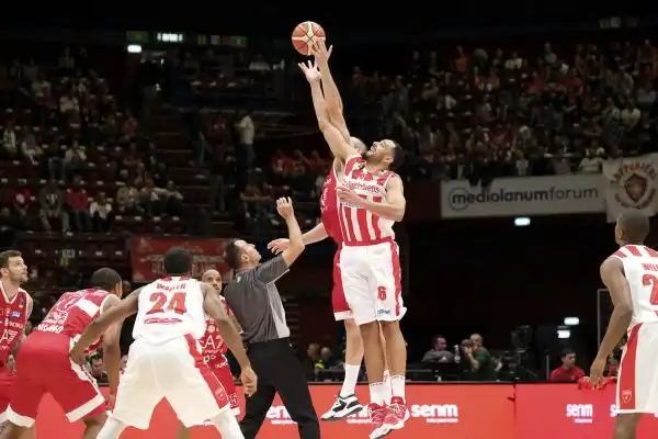 Varese vince il derby-spettacolo