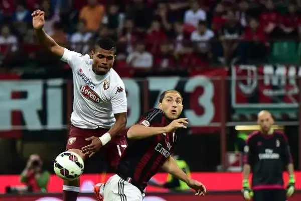 Il Faraone risorge, goleada Milan. I rossoneri battono per 3-0 il Torino nel posticipo: doppietta di El Shaarawy, centesima rete in A del Pazzo.