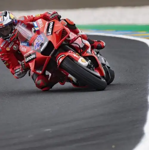 MotoGp: vince Miller, doppietta Ducati a Le Mans. Valentino Rossi indietro