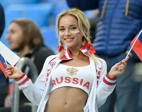 Russia, Natalya fa sognare i tifosi