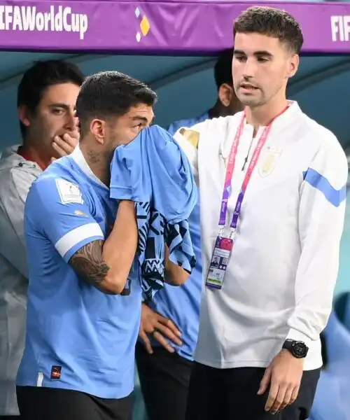 Mondiale, Luis Suarez distrutto: le foto dell’attaccante in lacrime