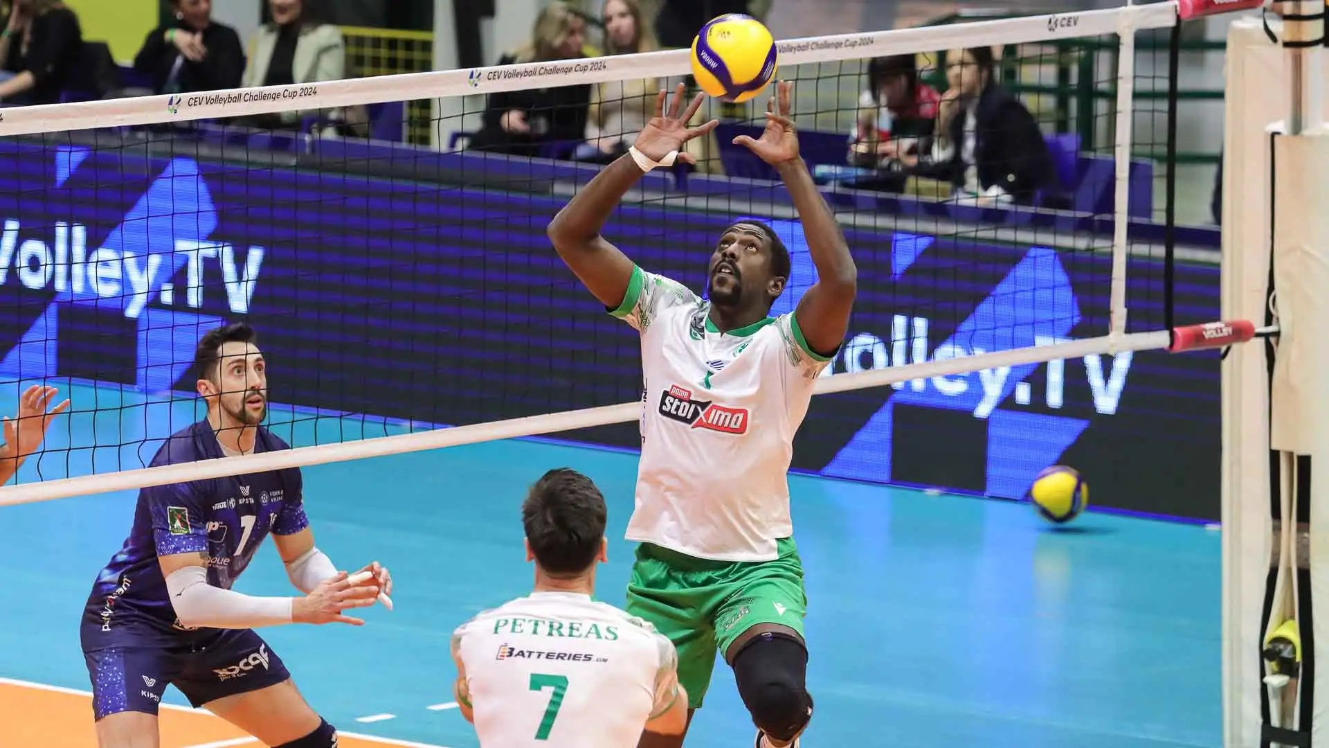 Anche sul 2-0 hanno continuato a cantare.