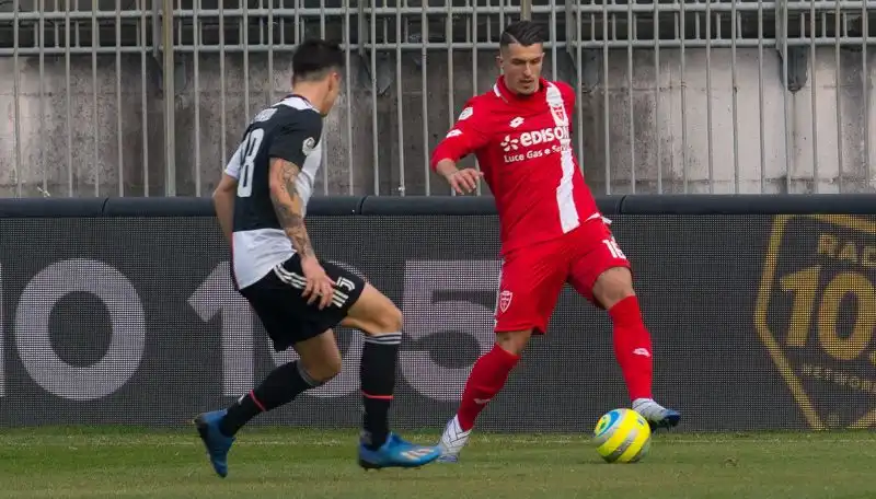 I biancorossi, con un piede e mezzo in B, perdono al Brianteo.