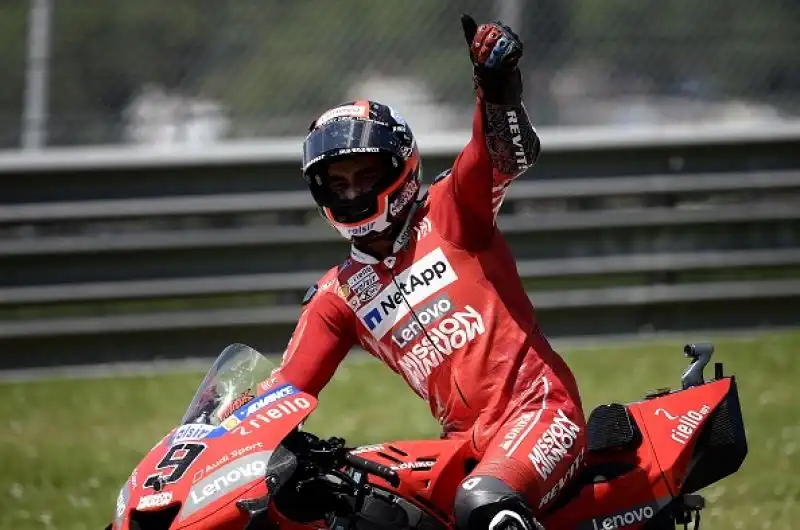 Sul podio con l'italiano e il Campione del mondo anche il compagno di squadra Dovizioso, quarta la Suzuki di Rins.