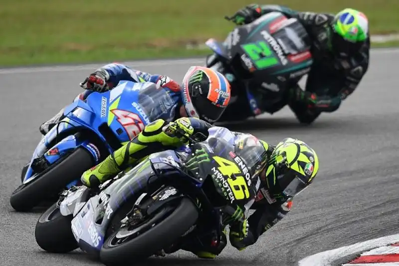 Viñales primo a Sepang, Valentino Rossi ai piedi del podio. Il centauro della Yamaha batte il campione del mondo, Dovizioso è terzo.
