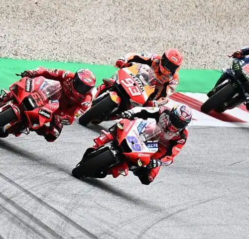 MotoGp, Austria: nel caos vince Binder, Valentino Rossi ottavo. Le foto