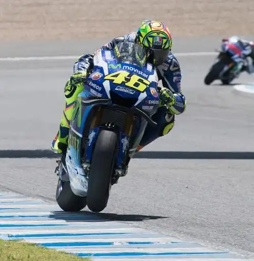 Gomme, la differenza tra Valentino e Lorenzo