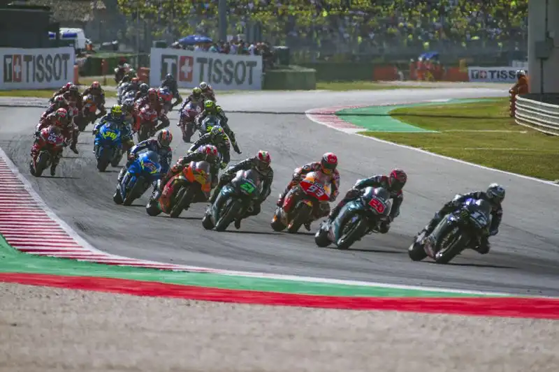 Sul podio con il campione del mondo anche Fabio Quartararo e Vinales, quarto Valentino Rossi, Sesto Dovizioso.