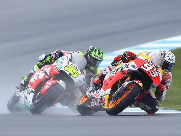 Prove iniziate all'insegna del maltempo, con Crutchlow davanti a Petrucci e Miller, nel pomeriggio le avverse condizioni meteo hanno spinto gli organizzatori ad annullare la seconda sessione.