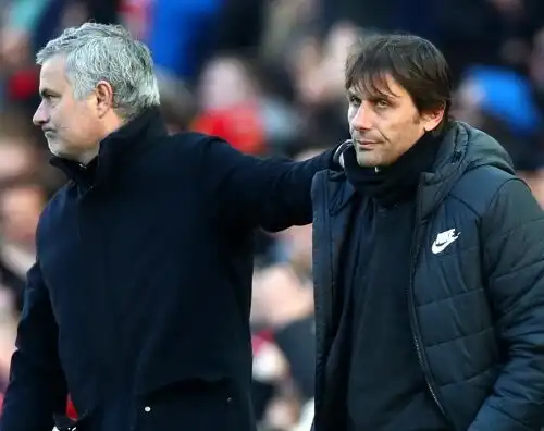 Mourinho batte Conte: stretta di mano e carezza