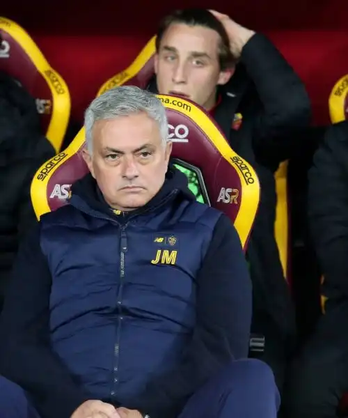 José Mourinho tira le orecchie ai tifosi