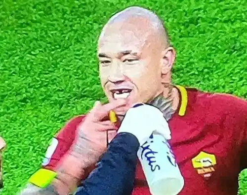 Radja Nainggolan perde un dente