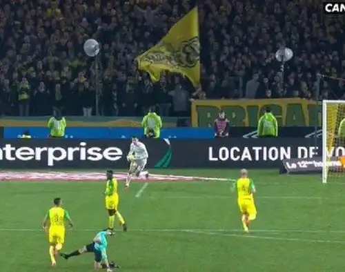 Nantes: arbitro colpisce calciatore e lo espelle