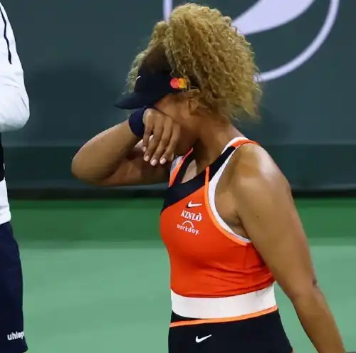 Dramma Naomi Osaka, scoppia a piangere e minaccia di lasciare il campo