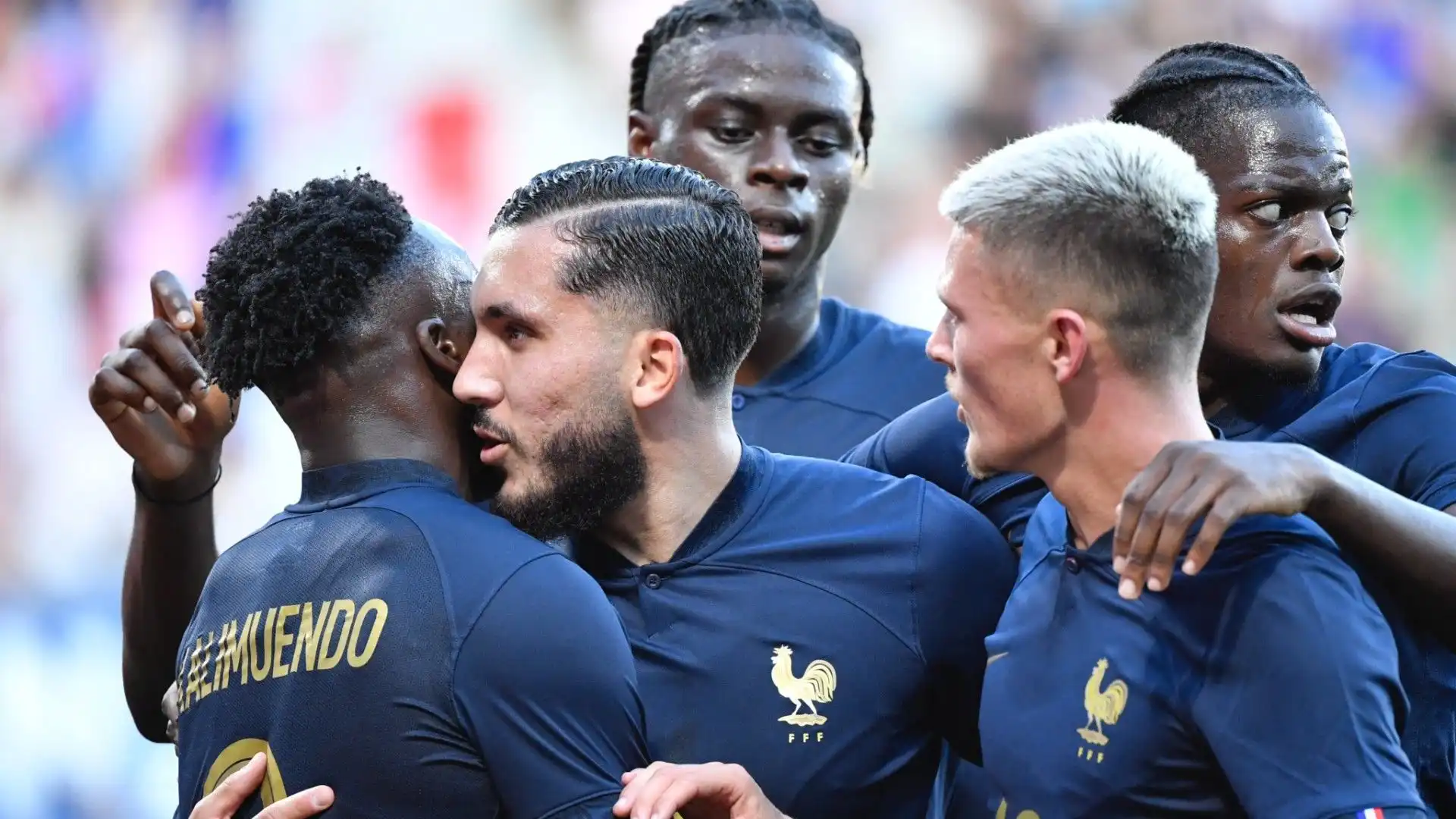 Napoli e Manchester United si sfidano per l'obiettivo francese. Immagini
