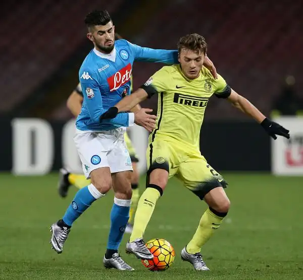 Una magia di Jovetic e un bel gol in contropiede di Ljaic nel finale permettono all’Inter di qualificarsi per le semifinali di Coppa Italia. Nel quarto di finale al San Paolo cade il Napoli.