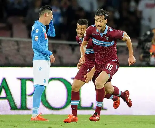 Gli ospiti volano sul 2-0 grazie a Parolo e Candreva. Sembra finita ma dopo l'intervallo Higuain segna due gol ma calcia alto il rigore del 3-2. Onazi e Klose ne approfittano per firmare il 4-2.