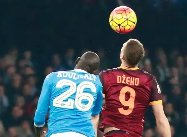 Il Napoli sbatte sulla Roma: 0-0. I giallorossi escono indenni dal San Paolo e protestano per un gol annullato a De Rossi.