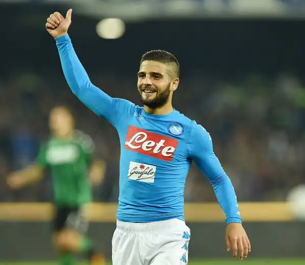 Al San Paolo solo un pari per il Napoli nel primo posticipo del lunedì: contro il Sassuolo non basta Insigne, a cui risponde nel finale Defrel per il pareggio dei neroverdi.