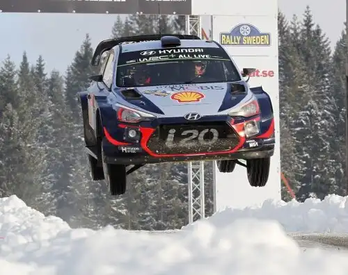 Neuville vince il Rally di Svezia