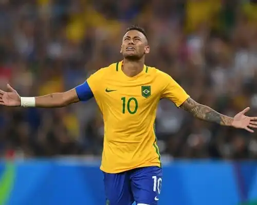 Brasile, Neymar stende la Colombia