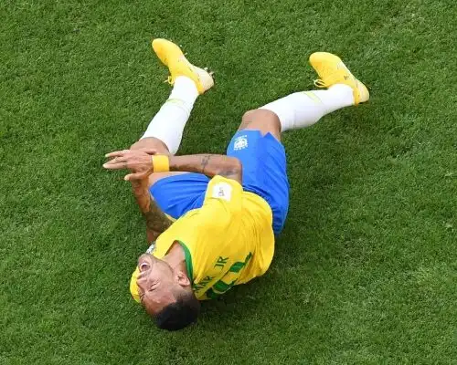 Brasile, Neymar simula anche in allenamento