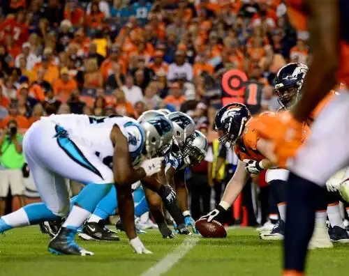 NFL, cadono i Broncos