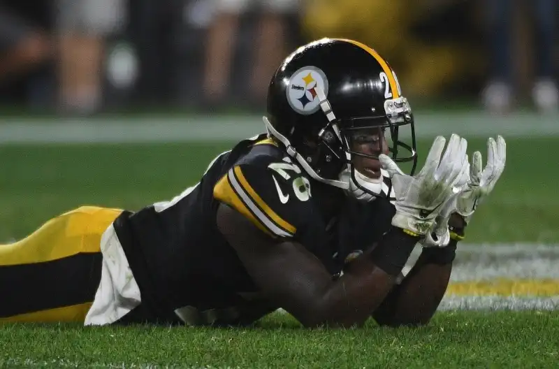 NFL, primo sorriso per gli Steelers