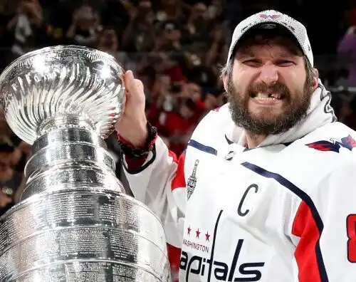 NHL, la Stanley Cup ai Capitals