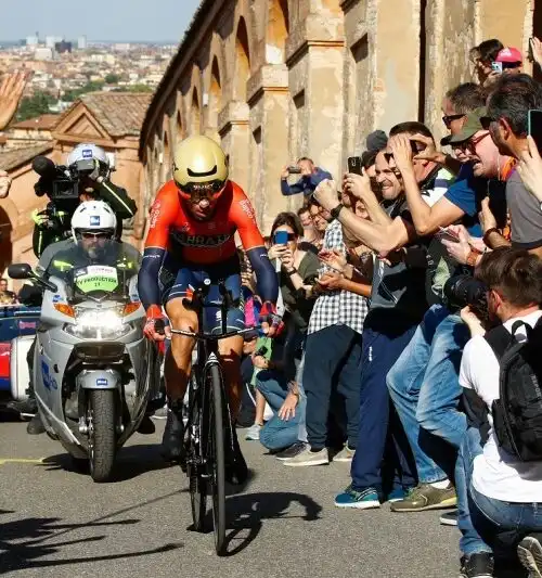 Tra Nibali e Yates sono subito scintille