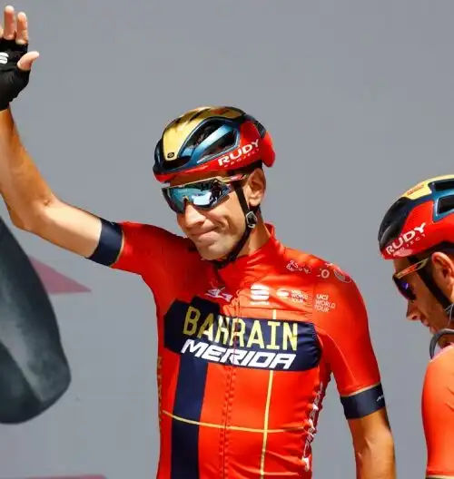 Vincenzo Nibali ci pensa: o la va o la spacca