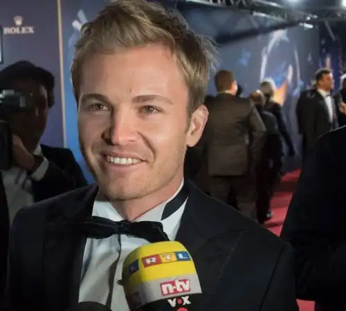 Nico Rosberg vede un solo rivale per Lewis Hamilton