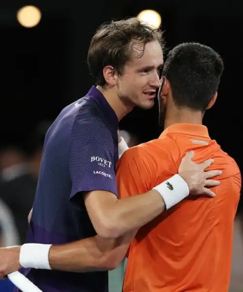 Novak Djokovic vince contro Daniil Medvedev: le più belle foto del match