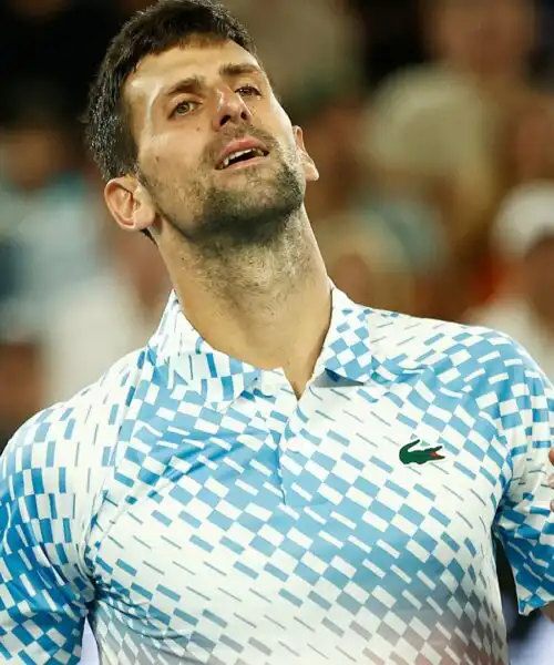 Australian Open, l’ammissione di Novak Djokovic: “Trattamenti costanti per la gamba”