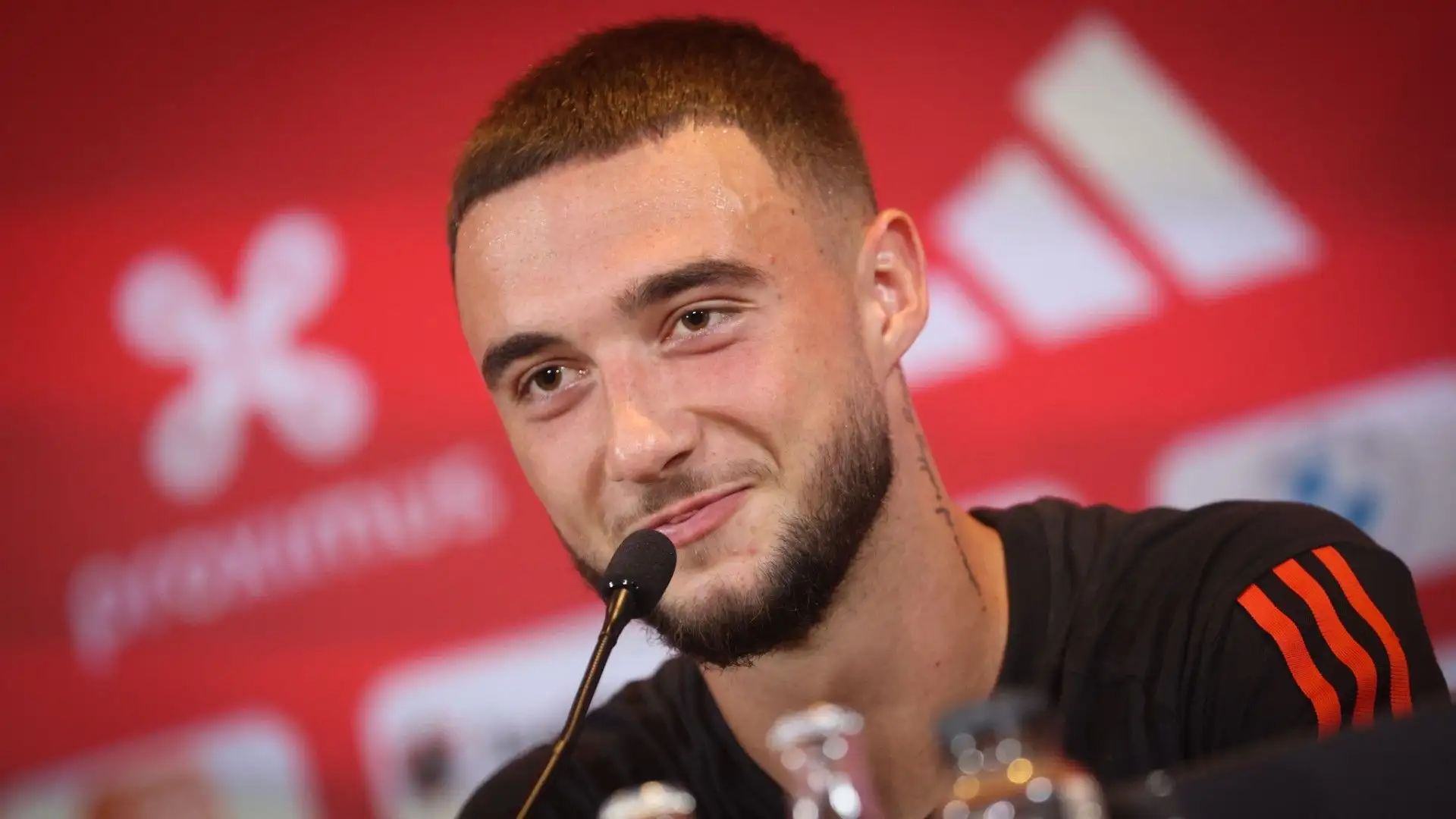 Non è da escludere che Furlani contatti l'Anderlecht per ingaggiare Debast in inverno e lasciarlo nel club belga fino al termine della stagione
