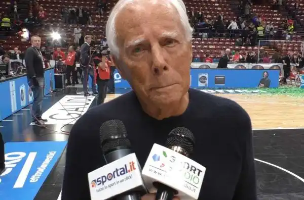 Giorgio Armani incassa il giusto tributo e punta all’Eurolega