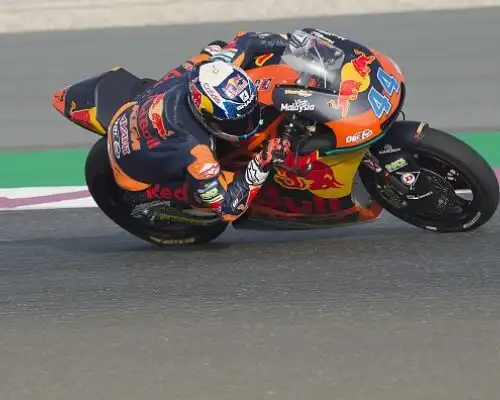 Oliveira in pole, beffa per Pasini