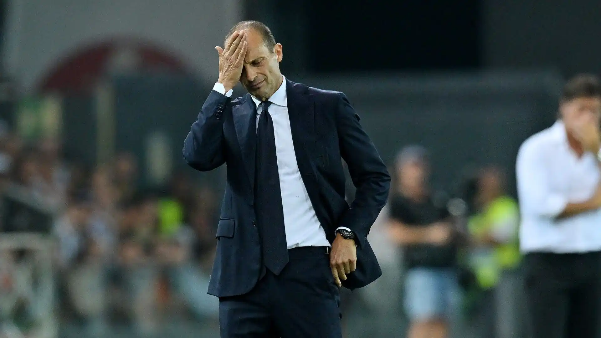 Operazione taglio: la Juventus accelera sul mercato. Immagini
