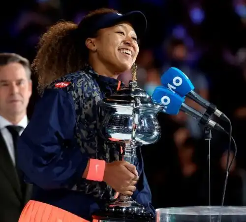 Naomi Osaka risolve il problema Jennifer Brady