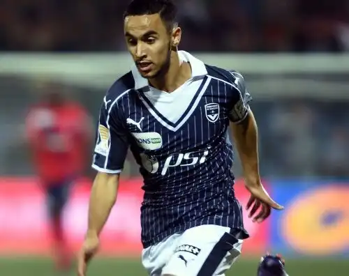 Napoli, Ounas si autoufficializza
