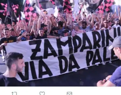 Palermo scende in piazza contro Zamparini