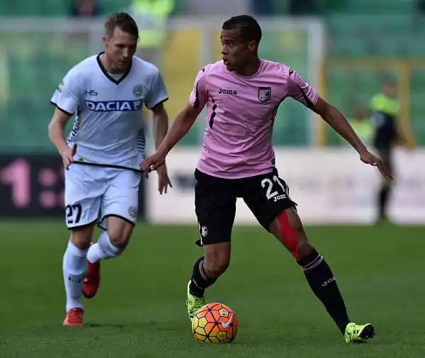 Dopo il vantaggio friulano di Cesar il Palermo schianta l'Udinese coi gol di Quaison, Hiljemark, Lazaar e Trajkovski. Colantuono a rischio.