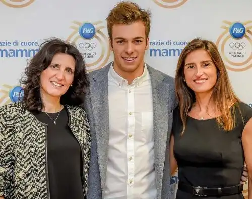 Paltrinieri coccolato dalla mamma e da P&G