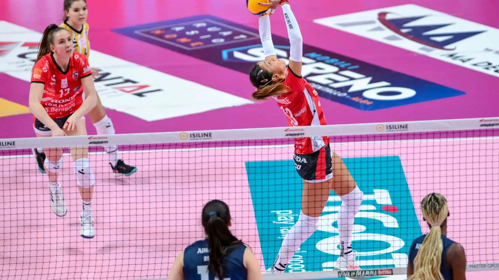 Le ragazze di coach Marco Gaspari non hanno ceduto di fronte alle temibili avversarie piemontesi, nonostante un mese di novembre che ha lasciato poco spazio per il respiro. 