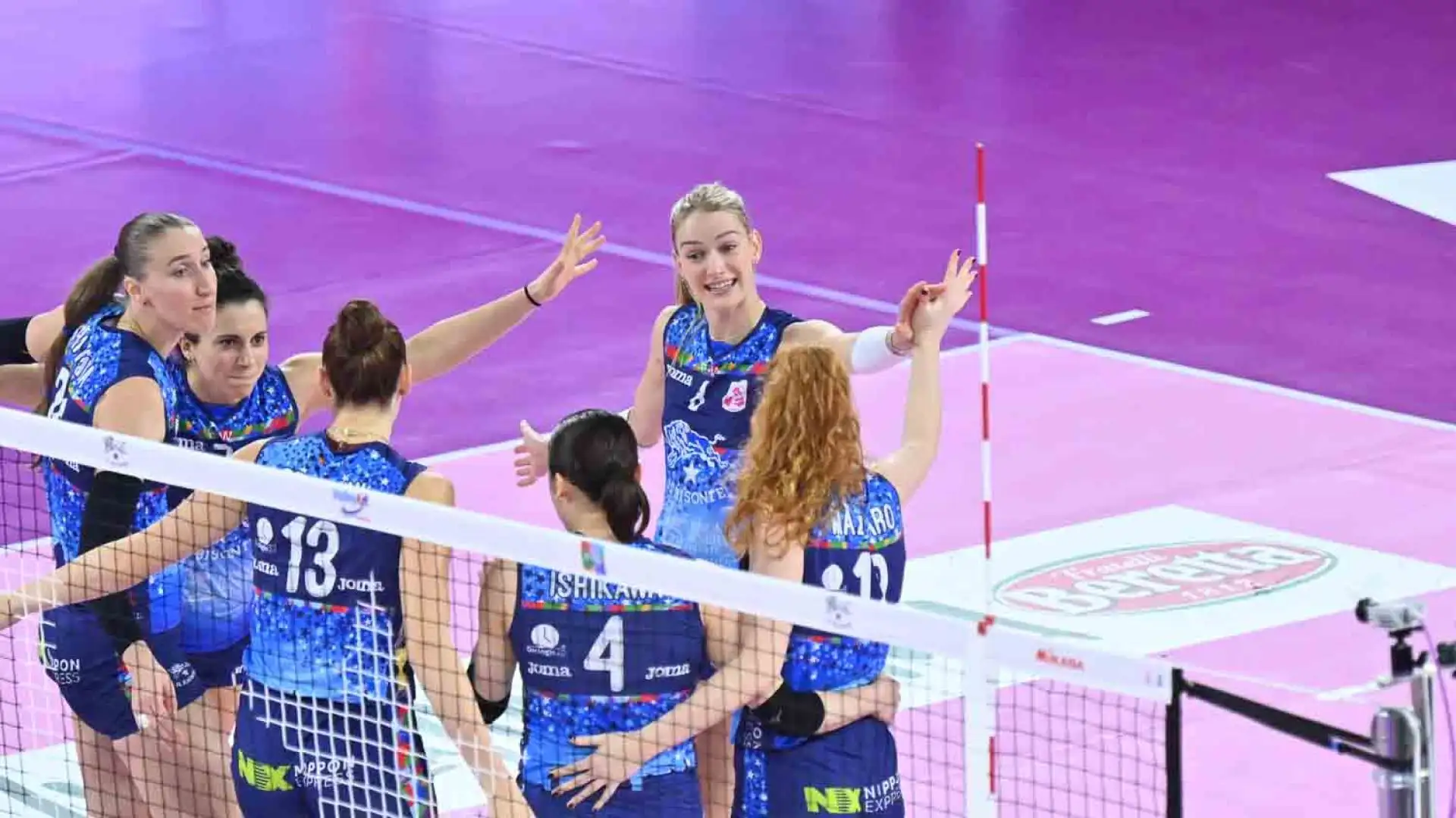 Inoltre c'è il ritorno in campo di Giulia Leonardi dopo la maternità, insieme all'aggiunta di Ailama Cesé Montalvo al posto 4. 