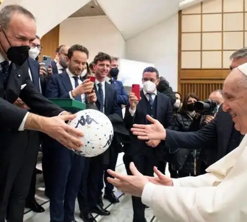 Papa Francesco benedice la serie B