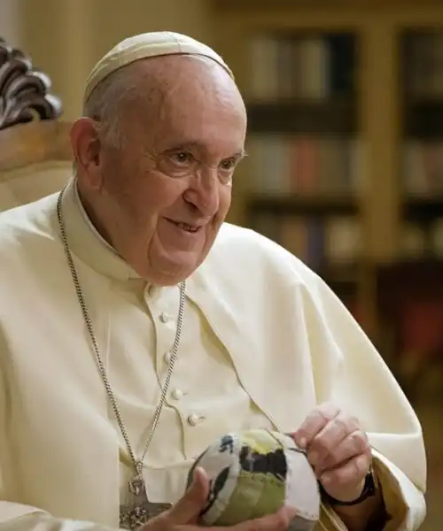 Papa Francesco non dimentica il calcio: “Chi vince sia umile”